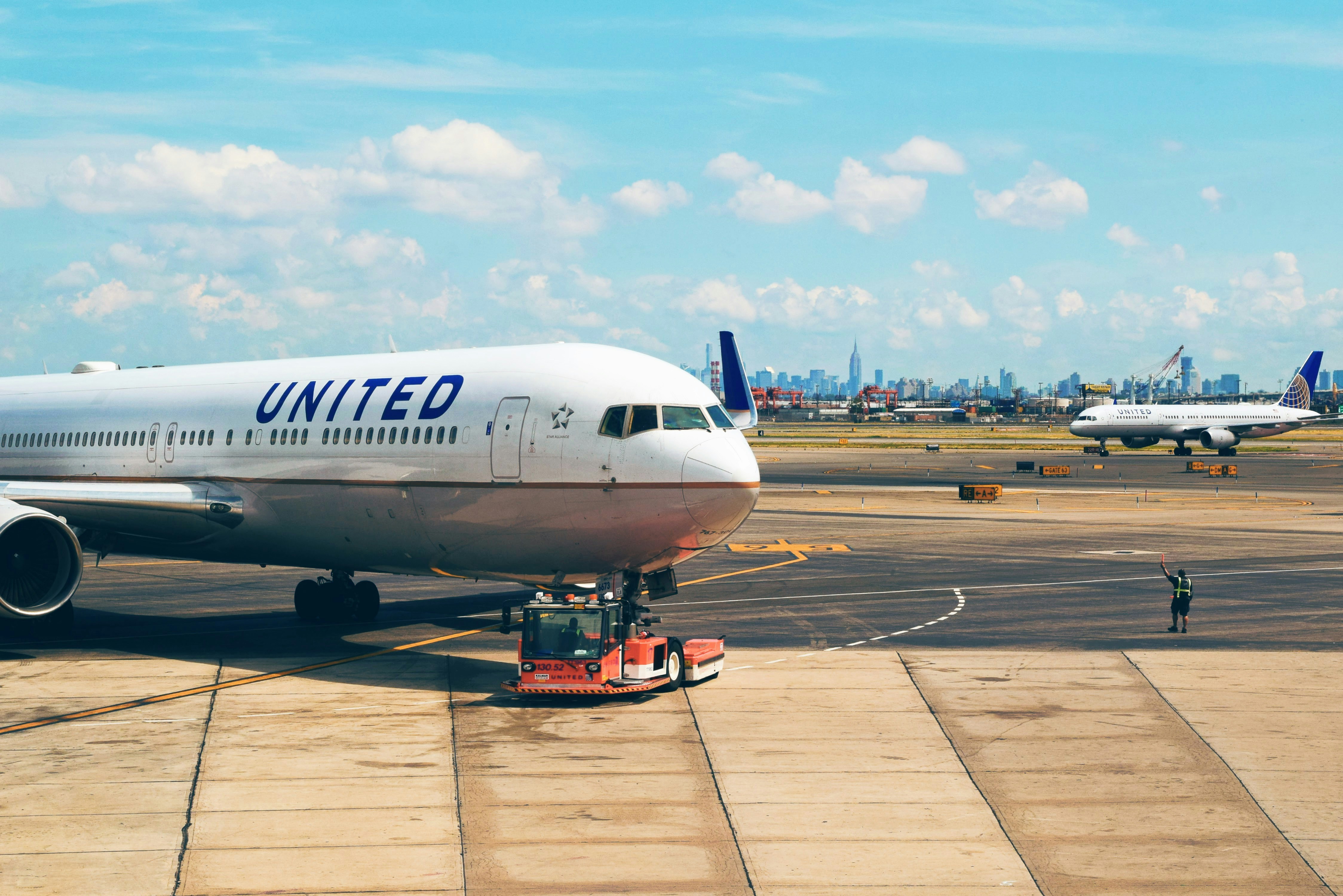 Grounded Tech glitch: United Airlines Faces Nationwide Flight Disruptions